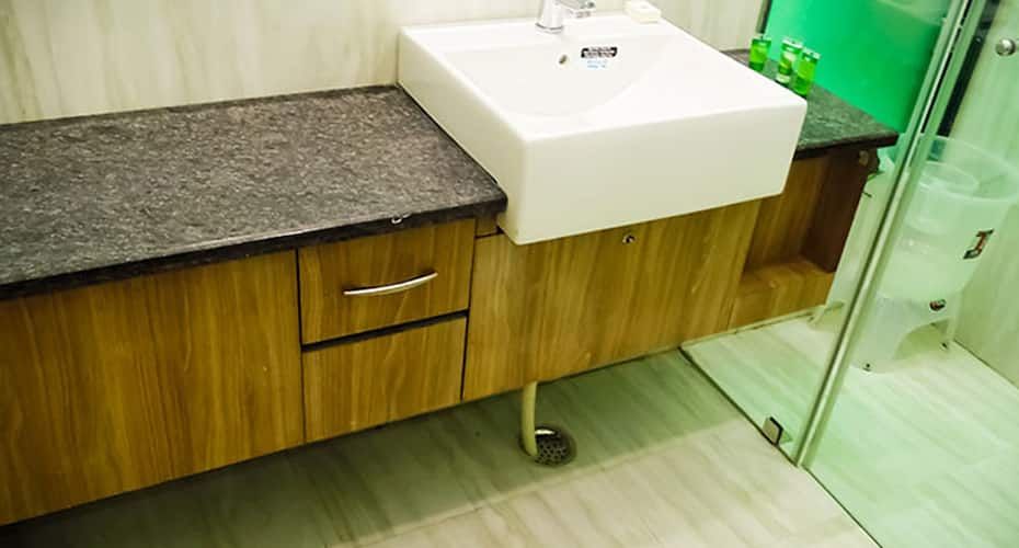 Hotel Sobti Plaza Deluxe Room city view  3